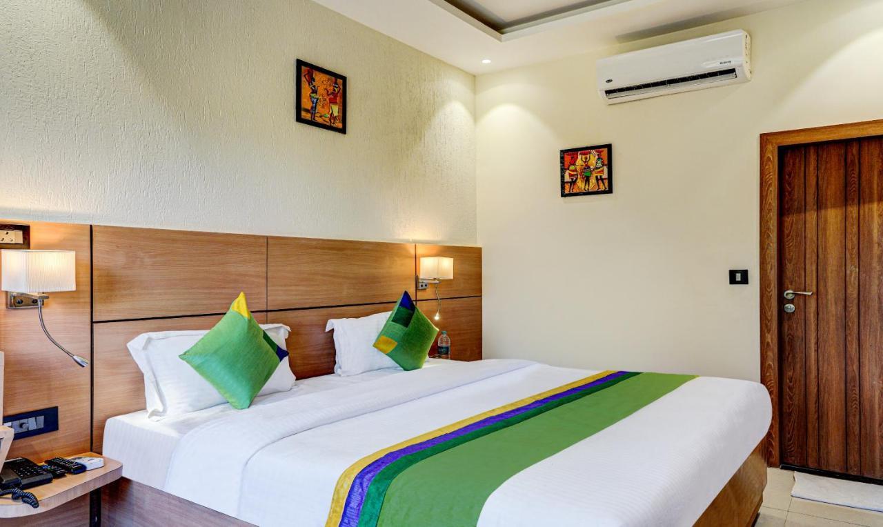 Hotel Sun Grand Dehradun Eksteriør bilde