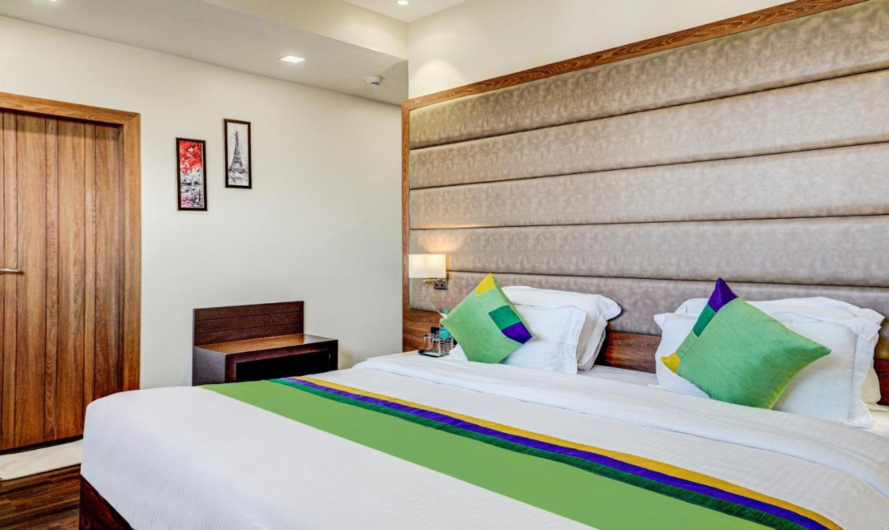Hotel Sun Grand Dehradun Eksteriør bilde