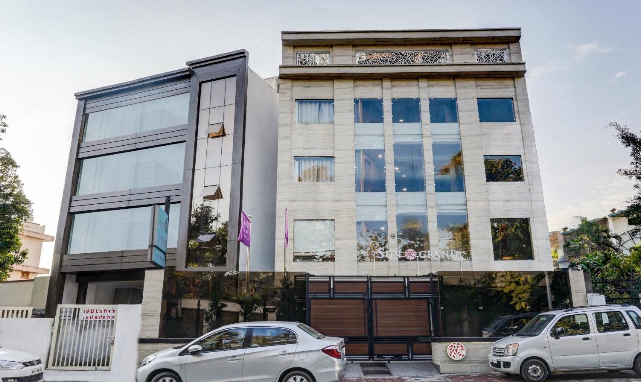 Hotel Sun Grand Dehradun Eksteriør bilde